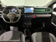 Renault Twingo Urban Range Techno 27.5 kWh Automaat | Demo - Beschikbaar per 01-10-2026 | Armsteun | Camera | Parkeersensoren | Climate Control | Full LED | Adaptive Cruise Control | Navigatie | 18' Lichtmetalen Velgen |