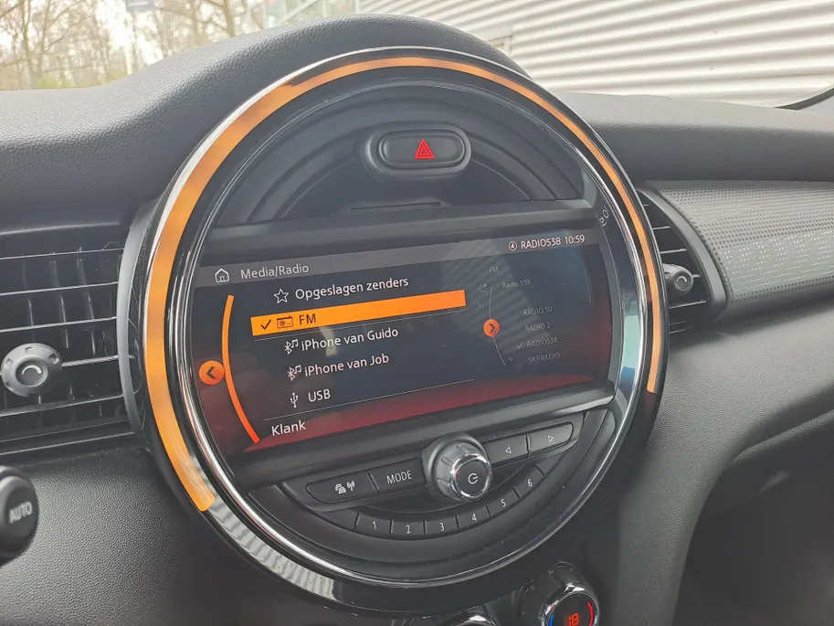 MINI Cooper Mini 1.5 Business Edition | Navigatie | Harman Kardon | Climate | Sensoren | Cruise