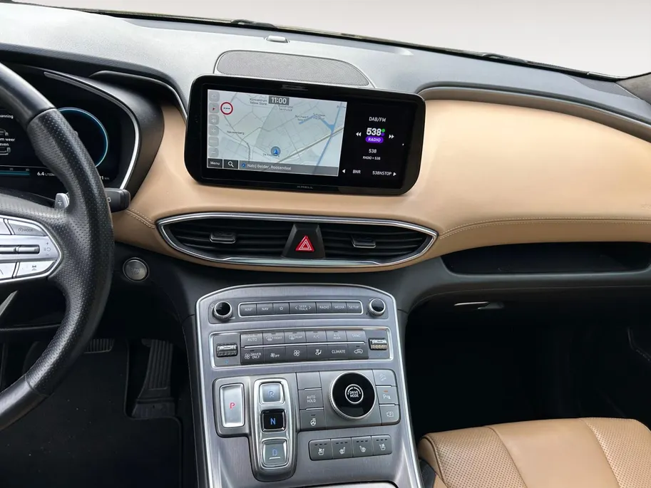 Hyundai Santa Fe 1.6 T-GDI HEV Premium Plus Sky 7p. | Zeer netjes | Vol opties! | Trekhaak | Incl. 12 maanden garantie, APK, Onderhoudsbeurt etc. Premiumpakket gratis! |