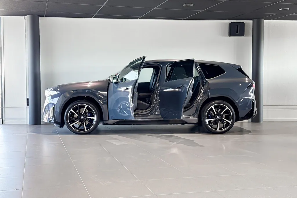 BMW iX3 50 xDrive 113 kWh