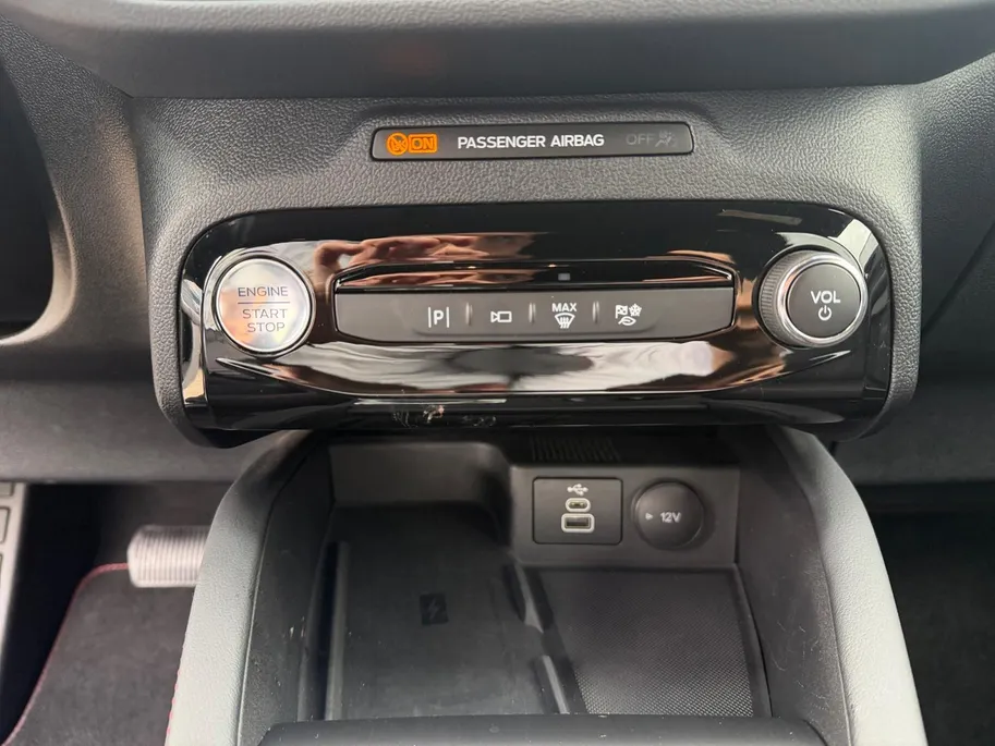 Ford Kuga 2.5 PHEV ST-Line | NL auto | Automaat | Winter pack | Adapt. Cruise control | BLIS | 360 graden camera | Draadloos opladen mobiel | Fabrieksgarantie tot 01-2028 |