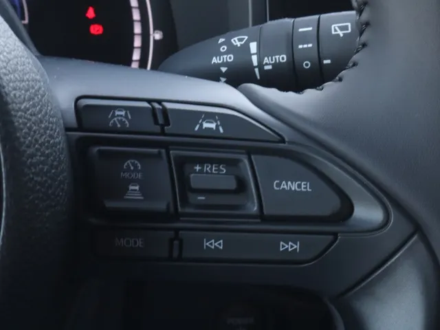 Toyota Aygo X Hybrid 115 pulse Bi-Tone | Easy Pack