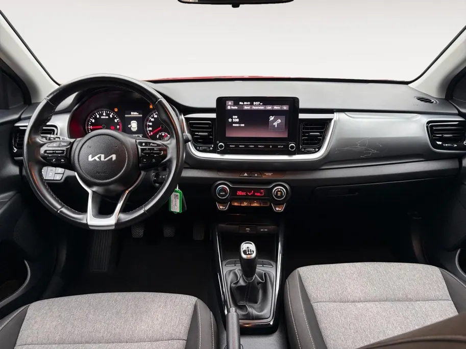 Kia Stonic 1.0 T-GDi MHEV DynamicLine | Achteruitrijcamera | Parkeersensoren achter | Apple/Android Carplay | Climate control | Cruise control | LMV
