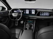 Audi A6 Avant 2.0 e-hybrid quattro S edition Competition 367 PK · Tech plus · Glazen panoramadak · B&O premium 3D