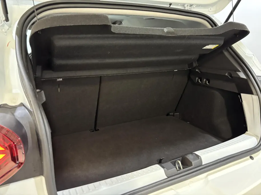 Dacia Sandero 90PK TCe Journey | Camera | Armsteun | Climate Control | Parkeersensoren | Apple CarPlay/Android Auto | Licht & Regen Sensor | Cruise Control | Lichtmetalen Velgen | Full LED |