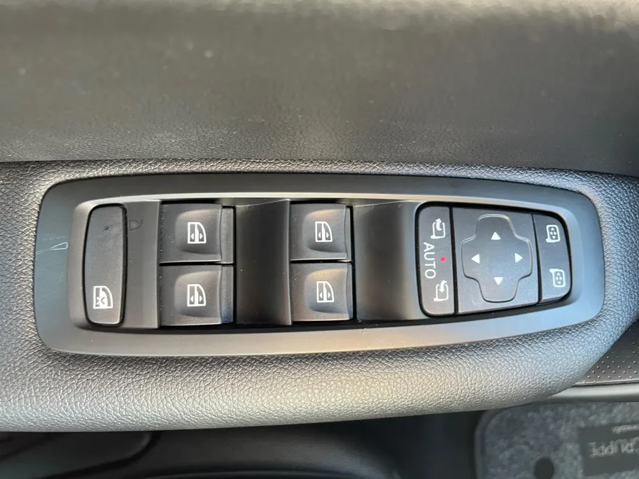 Renault Megane E-Tech Estate 1.6 Plug-In Hybrid 160 R.S. Line *Automaat*Navi+Camera*Climate Control*Adapt.Cruise Control*Stoelverwarming*HUD*Sportstoelen*Zeer complete auto!