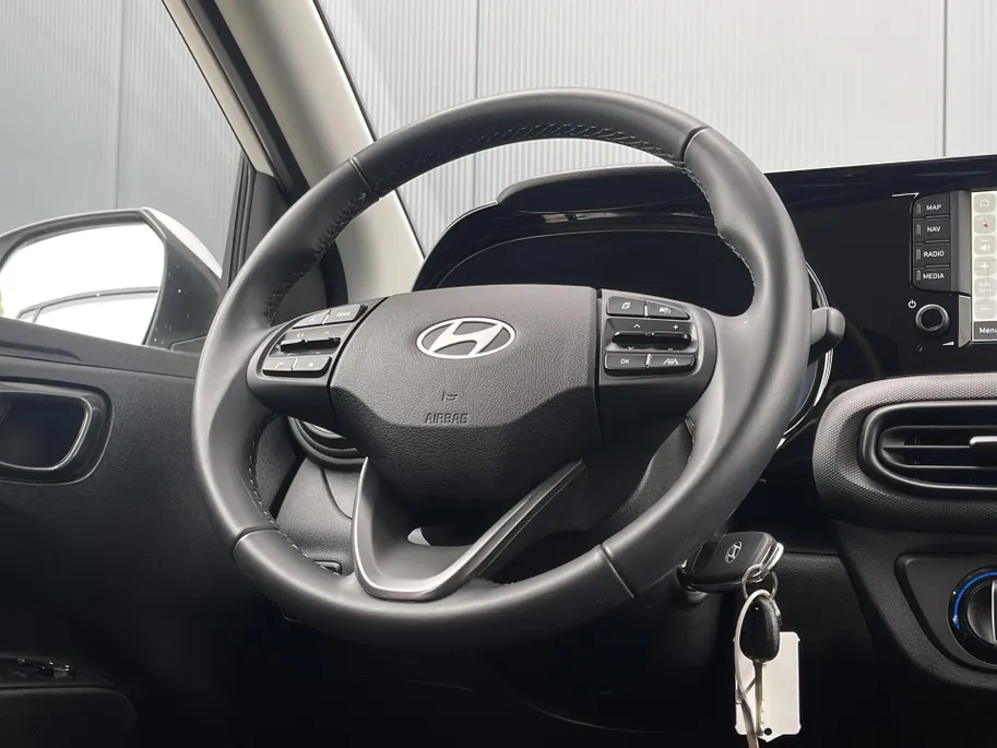 Hyundai i10 1.0 Comfort Smart | Camera | Navi | Cruise | Apple Carplay | Android Auto |