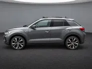Volkswagen T-Roc 1.5 TSI 150pk DSG R-Line · Panoramadak · Camera · Keyless · Stuur- & Stoelverwarming · Elek. Achterklep · Dodehoeksensor · Garantie t/m 14-07-2027