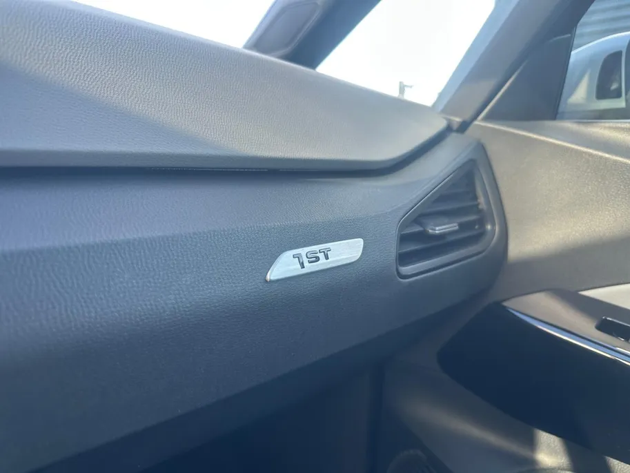 Volkswagen ID.3 First Max 58 kWh | Soh 93,6% | CarPlay | Camera | Stoel- & stuurverwarming | HUD |