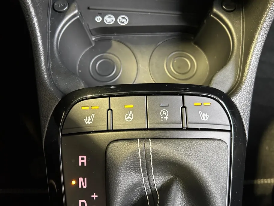 Kia Picanto 1.0 DPI GT-Line Automaat | Apple Carplay / Android Auto | Navigatiesysteem | Stoel + Stuurverwarming | Elektrisch Bedienbaar Schuif / Kanteldak | Parkeersensoren + Camera Achter | Cruise Control | Dodehoekdetectie + Correctie | Lichtsensor | 16'Lichtmetal
