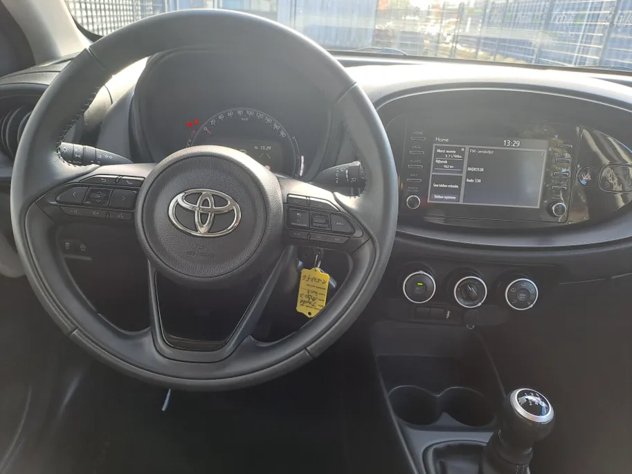 Toyota Aygo X 1.0 VVT-i MT Play | Apple Carplay/Android Auto | Cruise control adaptief | Airco | DAB | Camera
