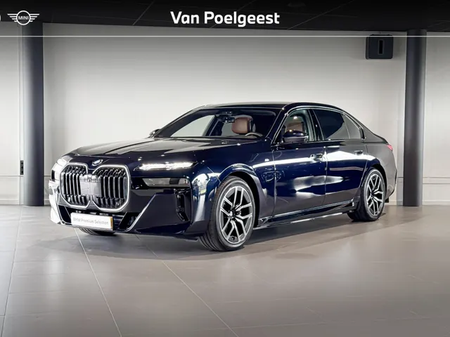 BMW i7