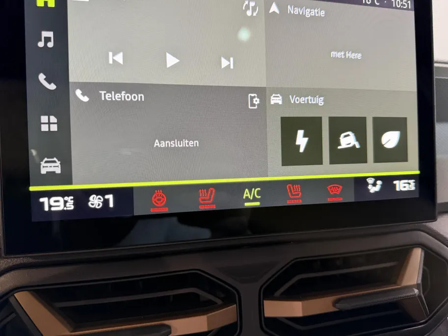 Dacia Bigster 1.8 - 155PK Hybrid Extreme Automaat | 1e eigenaar | 360 Camera | Adaptive Cruise Control | Apple CarPlay/Android Auto | Schuif/Kantel Dak | Lichtmetalen Velgen | Digital Cockpit | Full LED |
