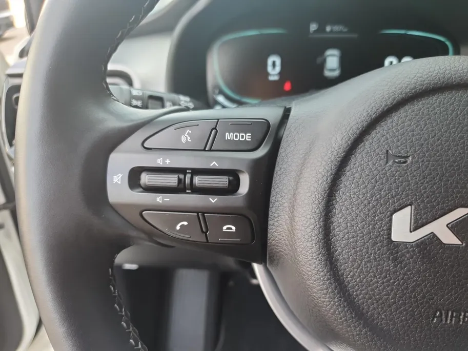 Kia Stonic 1.0 T-GDi MHEV DynamicPlusLine | Stoel en stuurverwarming | Climate control | Navigatie | Camera | Keyless met startknop | Apple Carplay / Android Auto |