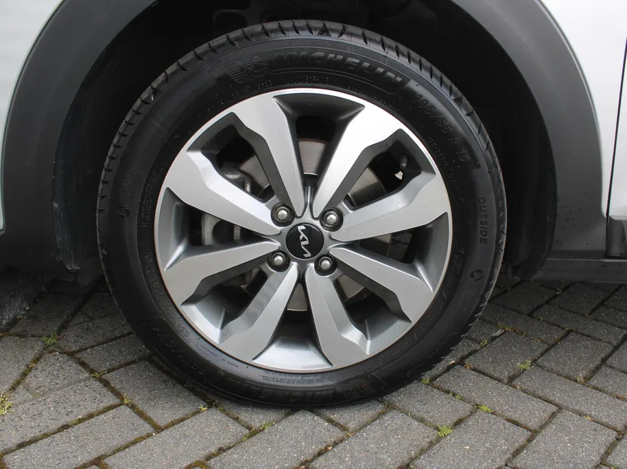 Kia Stonic 1.0 T-GDi MHEV DynamicPlusLine | Camera | Clima | Cruise | 16' LM | LED | Navi | Apple Carplay/Android Auto | Keyless | Automaat |