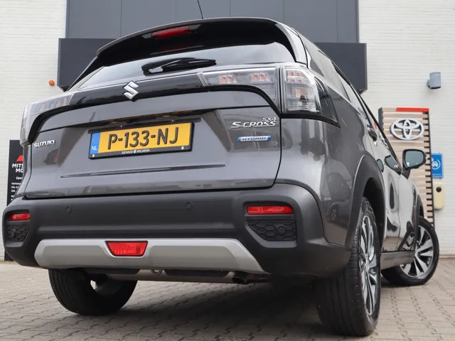 Suzuki S-Cross 1.4 BoosterJet Style Hybrid AdaptiveCruise | Carplay | 360 camera