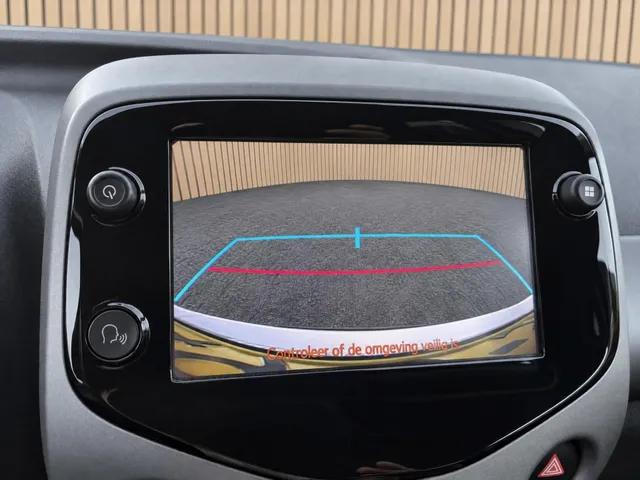 Toyota Aygo 1.0 VVT-i x-play | Camera | Carplay