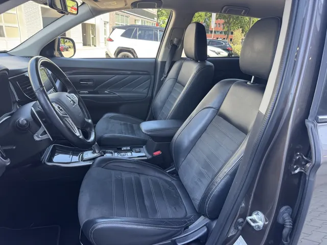 Mitsubishi Outlander 2.0 PHEV Executive | Trekhaak