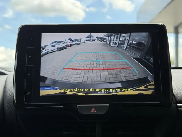 Toyota Yaris 1.5 Hybrid Executive Bi-Tone | PDC V+A | HUD