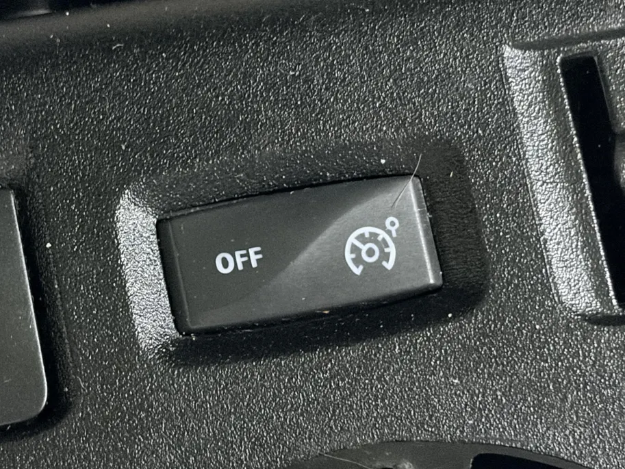 Renault Twingo 70PK SCe Collection | Elektrisch Vouwdak | 1e Eigenaar | Bluetooth Audio & Telefoon | Snelheidsbegrenzer | Leder Stuurwiel | LED Dagrijverlichting | USB | Centrale Deurvergrendeling | Elektrische Ramen & Spiegels |