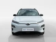 Hyundai Kona EV Premium 64 kWh | Achteruitrijcamera | Head Up Display | Dodehoek Detectie | Lederen Bekleding | Climate Control |