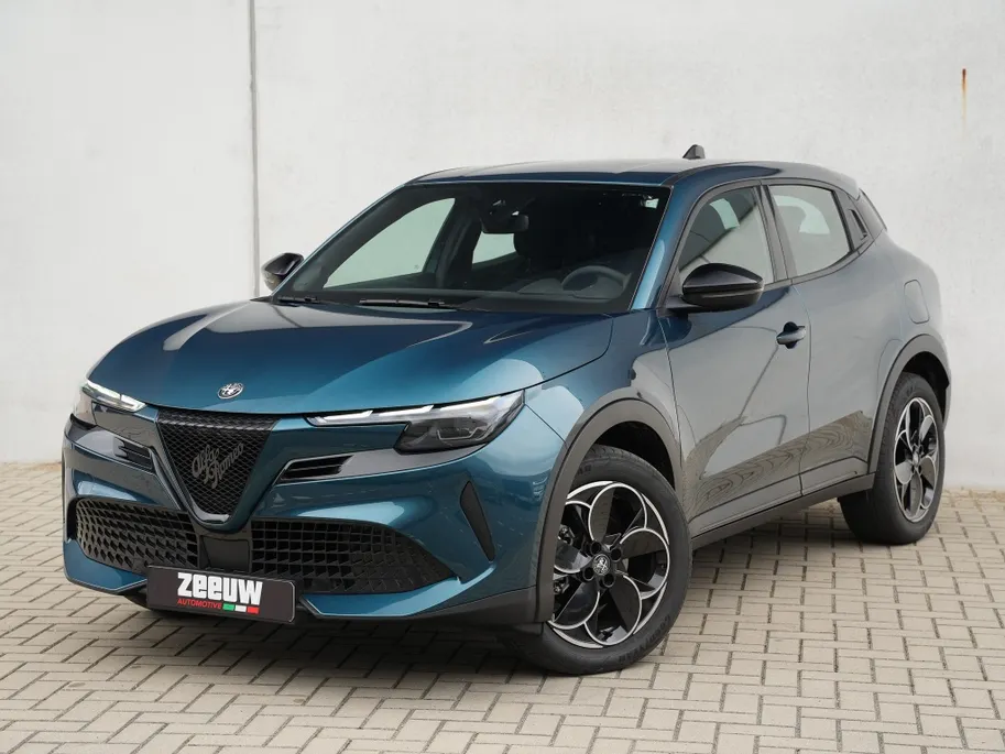Alfa Romeo Junior Elettrica 54 kWh | Carplay | Clima | Cruise | LED | 18'