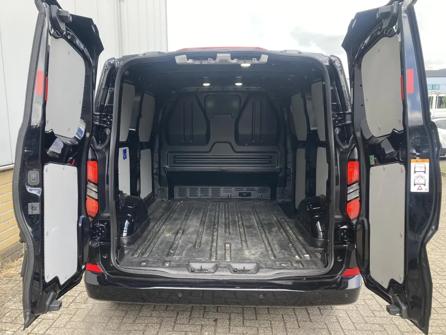 Ford Transit Custom 300 2.0 TDCI 136 pk L1H1 Limited Navigatie- Apple Carplay/Android Auto - Driver Assistance Pack - Laadruimtebescherming