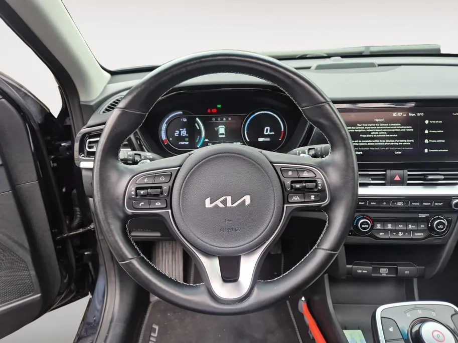 Kia e-Niro DynamicPlusLine 64 kWh | Airco | Navi | Camera | Privacy Glass | Trekhaak | Stoelverwarming | Stuurverwarming