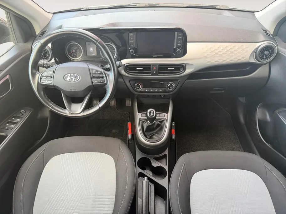 Hyundai i10 1.0 Premium | Navigatie| Parkeer sensoren| Camera| Cruise Controle| Metallic lak| Dealer onderhouden| Climate Controle