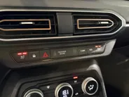 Dacia Jogger 140PK Hybrid Extreme 7p. Automaat | 7 Zitplaatsen | Camera | Parkeersensoren | Apple CarPlay/Android Auto | Digital Cockpit | Cruise Control | Lichtmetalen Velgen | Licht & Regen Sensor | Full LED |