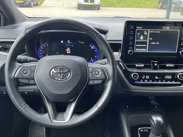 Toyota Corolla Touring Sports 1.8 Hybrid Dynamic | Trekhaak | Nieuwe All Seasons