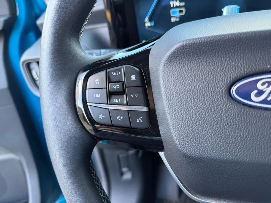 Ford E-Transit Cour. Limited 44 kWh | 1e eigenaar | Automaat | Trekhaak | Adapt. Cruise control | BLIS | Winter pack | Parkeersensoren voor en achter | Achteruitrijcamera | Navigatie | Apple carplay & Android auto | Fabrieksgarantie |