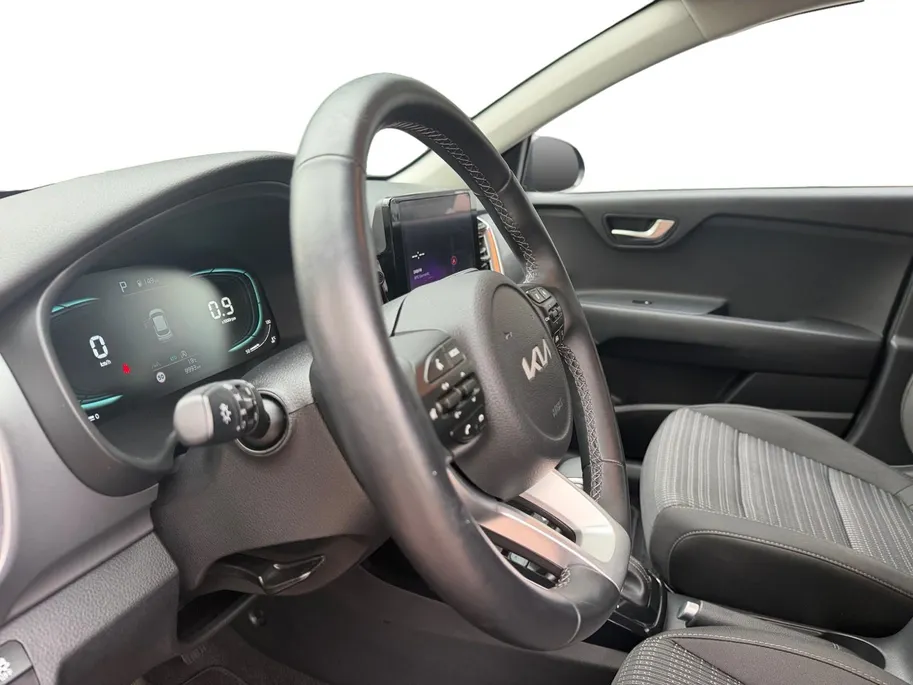 Kia Stonic 1.0 T-GDi MHEV DynamicPlusLine Dealer onderhouden | Automaat | Stuur + stoelverwarming | Climate control | Privacy glass |