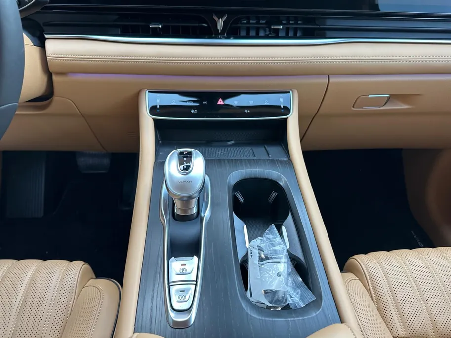 Voyah Dream Flagship Edition 109 kWh | 10.000 Euro Voorraad Voordeel| Full options | 7 Persoons | 480 km Range | 100% Electric |
