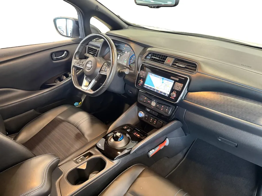 Nissan Leaf Tekna 40 kWh *Automaat*Navi+360Camera*Climate*Adaptive Cruise*Stoel/Stuur Verw.*Bose Sounds!