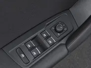 Volkswagen Tiguan 1.4TSIeHybrid 180kW/245PK Elegance · Panoramadak · Trekhaak · Camera + Parkeersensoren · Apple/Android Car Play ·