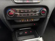 Kia Ceed Sportswagon 1.0 T-GDi DynamicPlusLine | Stoel- en stuurverwarming | Elektrisch bedienbare achterklep | Parkeersensoren voor- en achter | Achteruitrijcamera | Apple/Android Carplay | Navi | Cruise Control