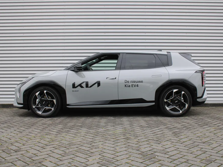 Kia EV4 GT-PlusLine 81.4 kWh | Schuifdak | Stuur-/stoelverwarming + ventilatie | Camera rondom | Elek. stoelverstelling | Leer | HUD | LED | 19' LM |