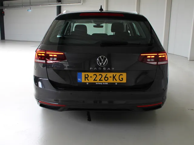 Volkswagen Passat Variant 1.5 TSI DSG Business | Navigatie | PDC + Camera | App Connect