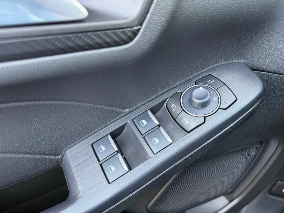 Ford Kuga 2.5 PHEV ST-Line | NL auto | Automaat | Winter pack | Adapt. Cruise control | BLIS | 360 graden camera | Draadloos opladen mobiel | Fabrieksgarantie tot 01-2028 |