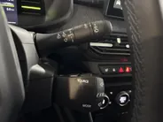 Dacia Jogger 155PK Hybrid Expression 7p. Automaat | DEMO | 7 Zitplaatsen | Camera | Parkeersensoren | Apple CarPlay/Android Auto | Cruise Control | Climate Control | Digital Cockpit | Armsteun | Licht & Regen Sensor |