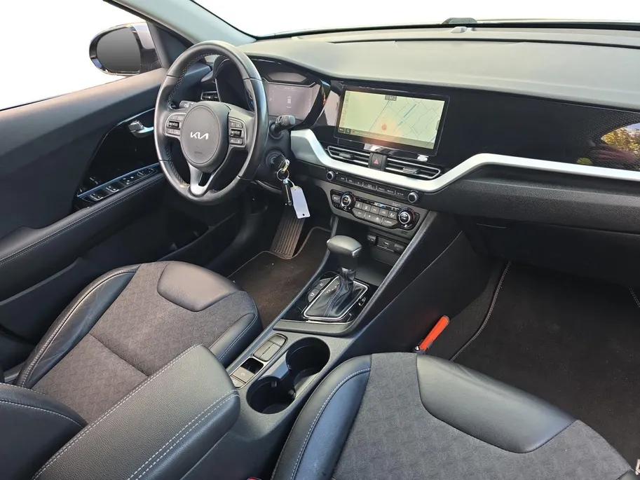 Kia Niro 1.6 GDi Hybrid DynamicLine | Navigatie | Climate control | Cruise control | Trekhaak | Parkeer sensoren | Parkeer camera