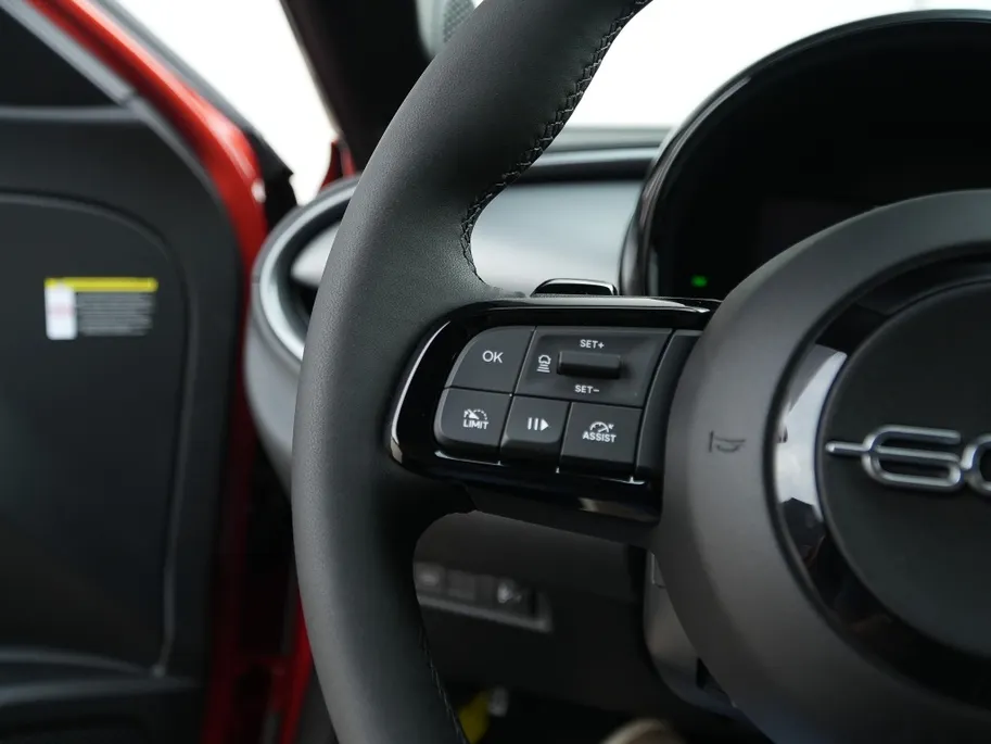 Fiat 600 1.2 Hybrid 145 PK La Prima | Camera | Carplay | Alcantara