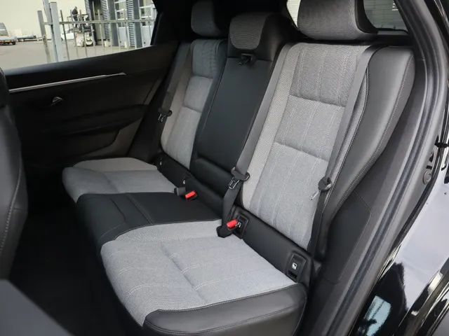Mitsubishi Eclipse Cross Intense+ 87 kWh | Stuur/Stoel Verwarming | 360* Camera