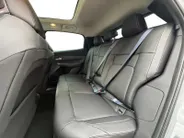 Nissan Leaf Evolve 52 kWh | NISSAN MORE 10 JAAR GARANTIE | 451 KM WLTP | 2500 EURO INRUILPREMIE | SNEL RIJDEN | BOSE | RONDOM CAMERA | CARPLAY |