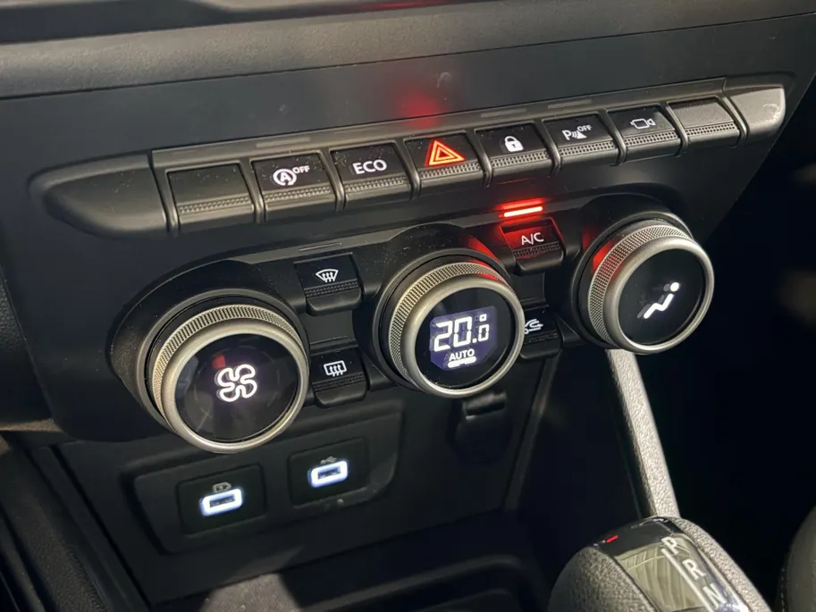 Dacia Duster 150PK TCe Extreme Automaat | Navigatie | Apple Carplay/Android Auto | Cruise Control | Climate Control | Lichtmetalen Velgen | Dodehoek detectie | Licht & Regen Sensor |