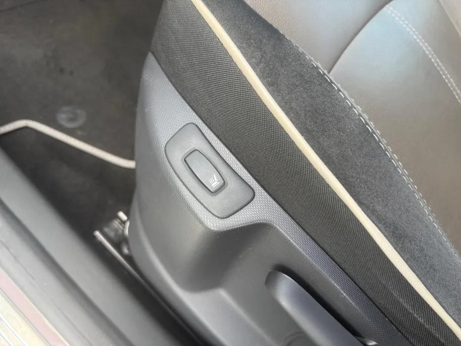 Renault Captur 0.9 TCe Barista | Camera | Stoelverwarming | Climate Control | Cruise Control | Trekhaak | Leder | 12 Maanden Bovag Garantie
