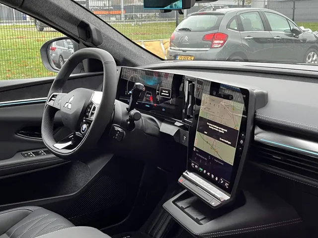 Mitsubishi Eclipse Cross Instyle 87 kWh | Panoramadak | Harman Kardon audio