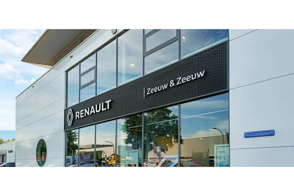 Renault Austral 200PK E-Tech Full Hybrid Esprit Alpine Automaat | DEMO - Beschikbaar per 30-09-2026 | Afneembare Trekhaak | Elektrisch Verstelbare Stoelen | Harman Kardon Audio | Adaptive Cruise Control | Climate Control | Apple CarPlay/Android Auto |