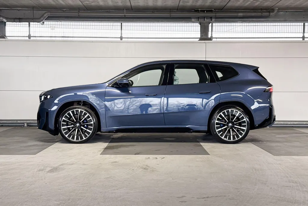 BMW iX3 50 xDrive 113 kWh